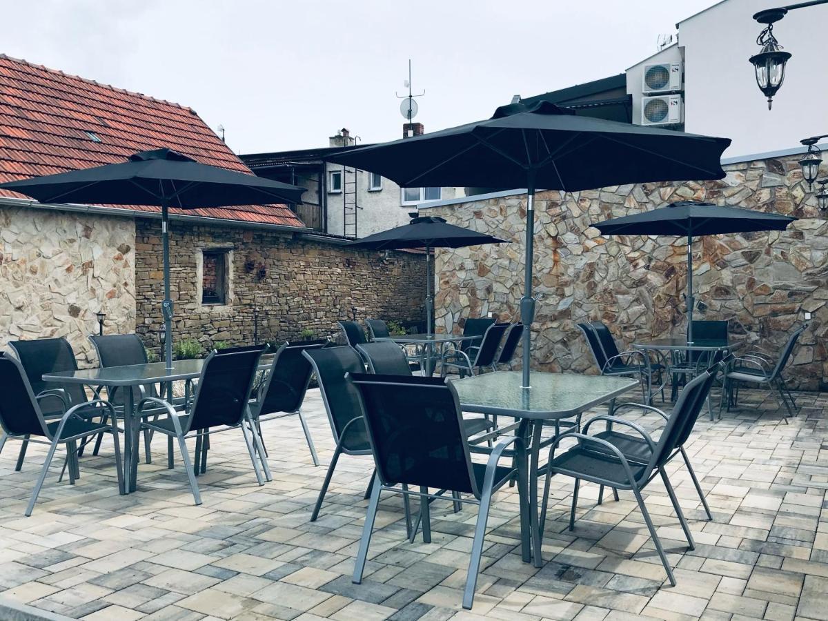 Cafe De La Creme Hotel Kuzelov Eksteriør billede